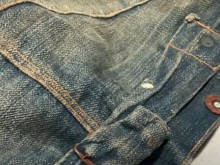 Откриха дънки в минна шахта, продадоха ги за 76 000 долара