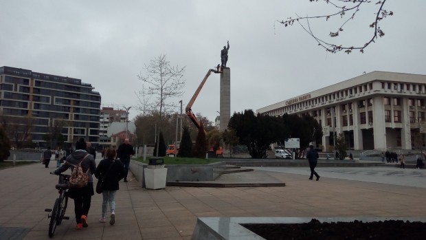 Предложиха премахването на паметника "Альоша" от центъра на Бургас
