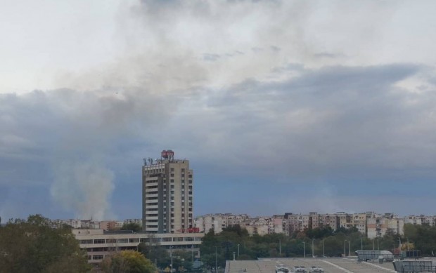 Голям пожар гори на няколко километра до Пловдив