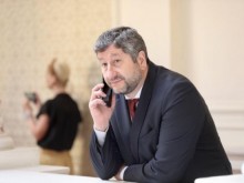 Христо Иванов: Да каниш посланика на страна, която в този момент бомбардира мирни хора, е нелепо