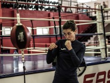 Светлана Каменова с категорична победа на Европейското по бокс