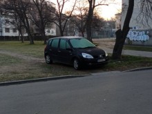 Не е нормално! Тук ли е мястото на този кокошарник?