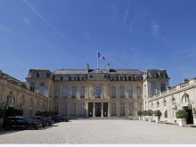 Френското правителство заобикаля парламента за приемането на новия бюджет