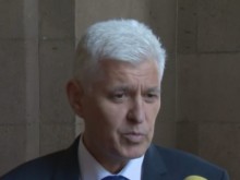 Министърът на отбраната: Няма какво да дадем на Украйна
