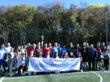 Спорт за мир: дипломати играха футбол с кауза