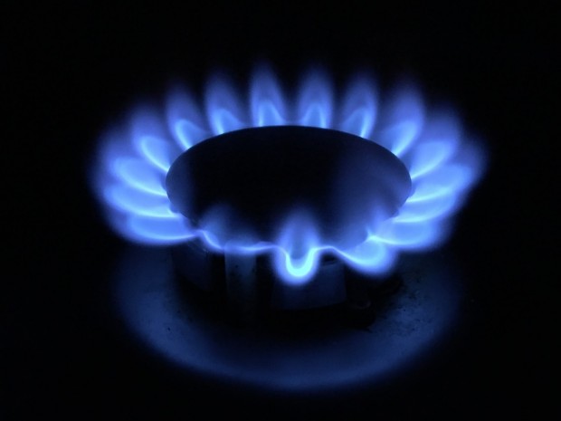 Цената на газа в Европа падна под 1400 долара за първи път от юни