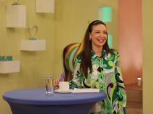 Вихра, бившата на Иван, се намърда при Гала