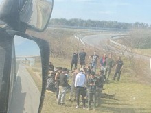 Мигранти бяха заловени на бензиностанция на АМ "Тракия"