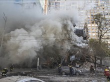 Трима души са загинали при бомбардировката на Киев