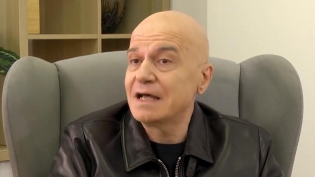 Слави Трифонов: БСП и ДБ продължават да са си партньори, да са "куку и пипи", да се обичат и правят секс