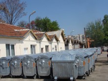 Зареждат "Тракия" с нови контейнери