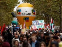 Сблъсъци по време на разрастващите се стачки за по-високи заплати във Франция