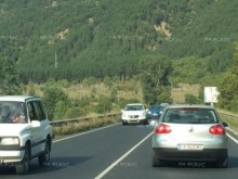 Временно е ограничено движението на пътя София-Калотина поради катастрофа