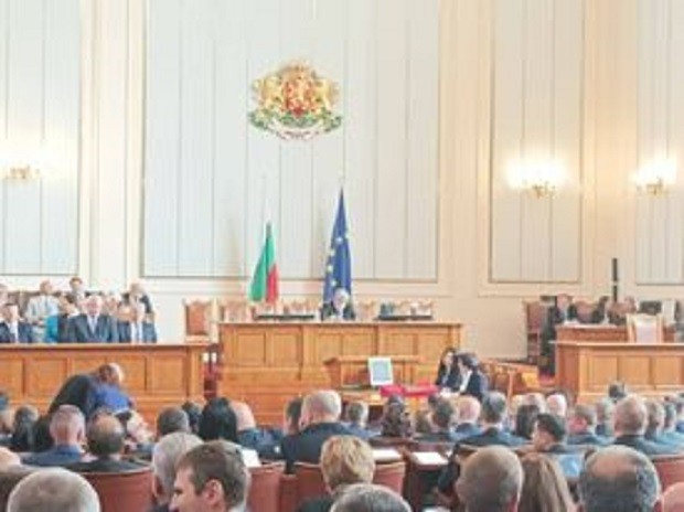 Депутатите с нов опит да изберат председател на парламента