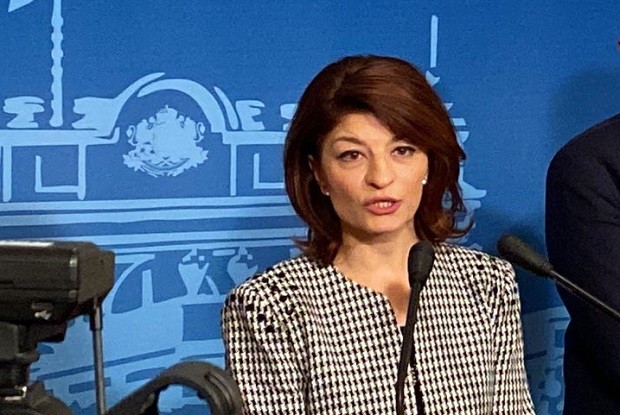 Десислава Атанасова: Не сме водили разговори за подкрепа нито с ДПС, нито с БСП, нито с "Български възход"