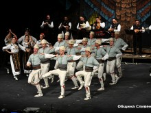 След концерта за Димитровден, Общината отново покани ансамбъл "Пирин" да гостува в Сливен