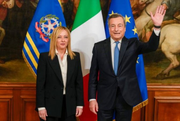 Драги предаде правомощията на новия италиански премиер