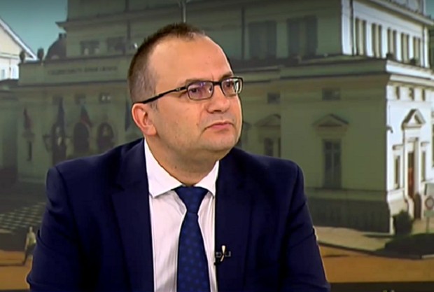 Димитров, ДБ: Не трябва да допуснем България да си удвои дълга за 3 години, както предлага служебното правителство
