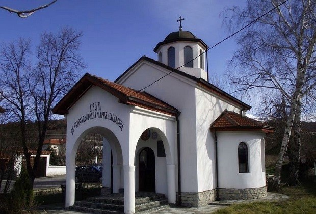 Посегнаха на пари от касичка за дарения в черквата не село Усойка