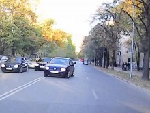 Сигнал: Наглец гази закона, мутрее с "Ти к'во, отворен ли си нещо?"