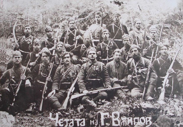 През есента на 1925 г България се оказва на прага
