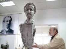 Изграждането на паметника на Шнитер се бави заради липса на средства