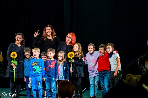 "Отвъд стената" - театрално приключение за глухи и чуващи деца гостува в Пловдив