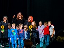 "Отвъд стената" - театрално приключение за глухи и чуващи деца гостува в Пловдив