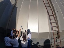 Десетки варненци посетиха обсерваторията, за да наблюдават частичното слънчево затъмнение
