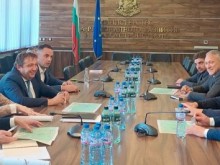 Министър Шишков се срещна с представители на транспортния бранш заради предстоящо затваряне на част от пътя Мездра – Ботевград