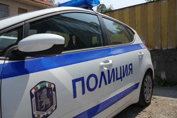 Ужасът на пътя не спира! Полицай блъсна дете