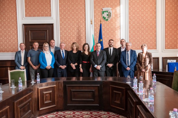 Кметът Стефан Радев посрещна кмета на Печ и други гости от побратимени на Сливен градове