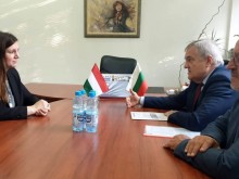 Румен Петков проведе среща с посланика на Унгария Н. Пр. Текла Харангозо