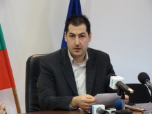 Областният оспори таксите за реклама