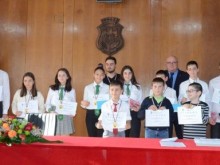 Наградиха победителите в Димитровденското математическо състезание във Видин