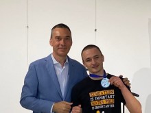 Константин Кръстев от Природоматематическата гимназия спечели сребърен медал от Международната олимпиада по астрономия