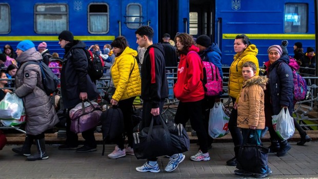Близо 8 милиона украинци са избягали в Европа след 24 февруари