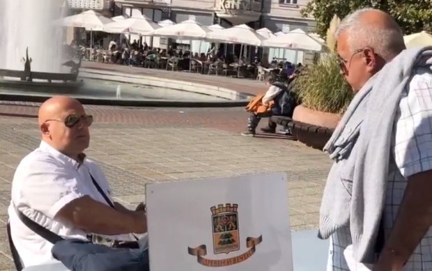 Общественият посредник на Пловдив изнесе приемната си на площада