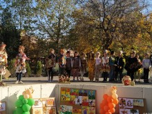 Есента вдъхнови деца от пловдивско училище за приказен бал