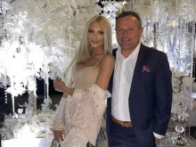 Анита попари Рачков на имения му ден