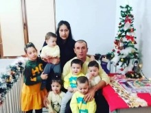 Семейство с три двойки близнаци от село Бистрица има нужда от подкрепа