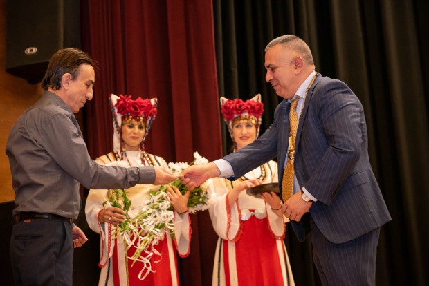 Медици от МБАЛ "Д-р Иван Селимински" получиха награди от Община Сливен за проявен професионализъм и отговорност