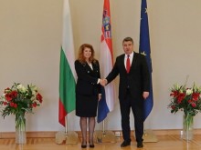 Вицепрезидентът Йотова се срещна в Загреб с хърватския президент Миланович