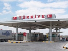 Спират преминаването на хора и автомобили на границата ни с Турция