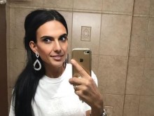 Пиленцето от Монако пак се изложи, този път от тоалетната