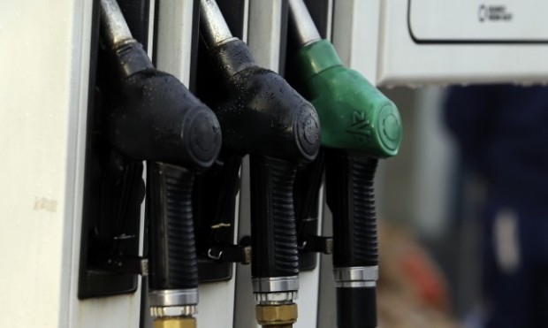 На малка бензиностанция в София цената на бензина е 2,82