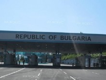 Интензивен е трафикът на границата с Румъния за товарни автомобили на изход
