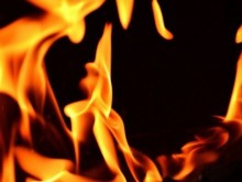 Огнеборци от РДПБЗН-Кърджали гасят горски пожар в село Горно Къпиново