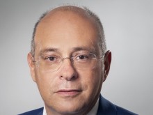Вицепремиерът Лазаров: Създават се условия социалните плащания да продължат