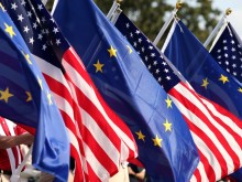 САЩ обсъждат с ЕС затягане на санкциите срещу Китай